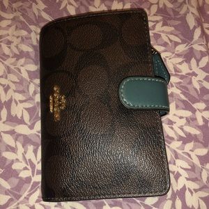 Coach wallet. Green